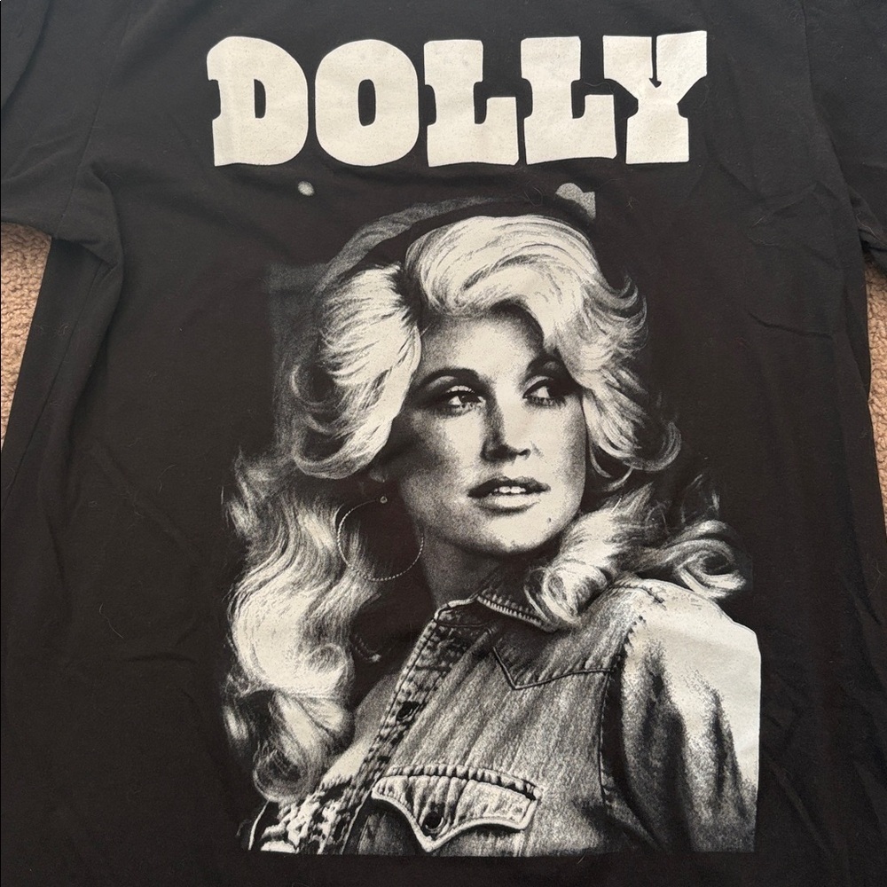 Dolly Parton black graphic T-shirt size M - Picture 2 of 4